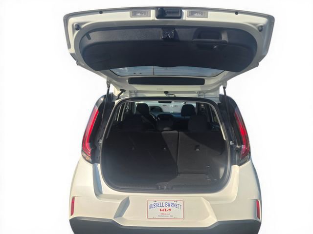 Used 2025 Kia Soul LX w/ LX Technology Package FWD image 10