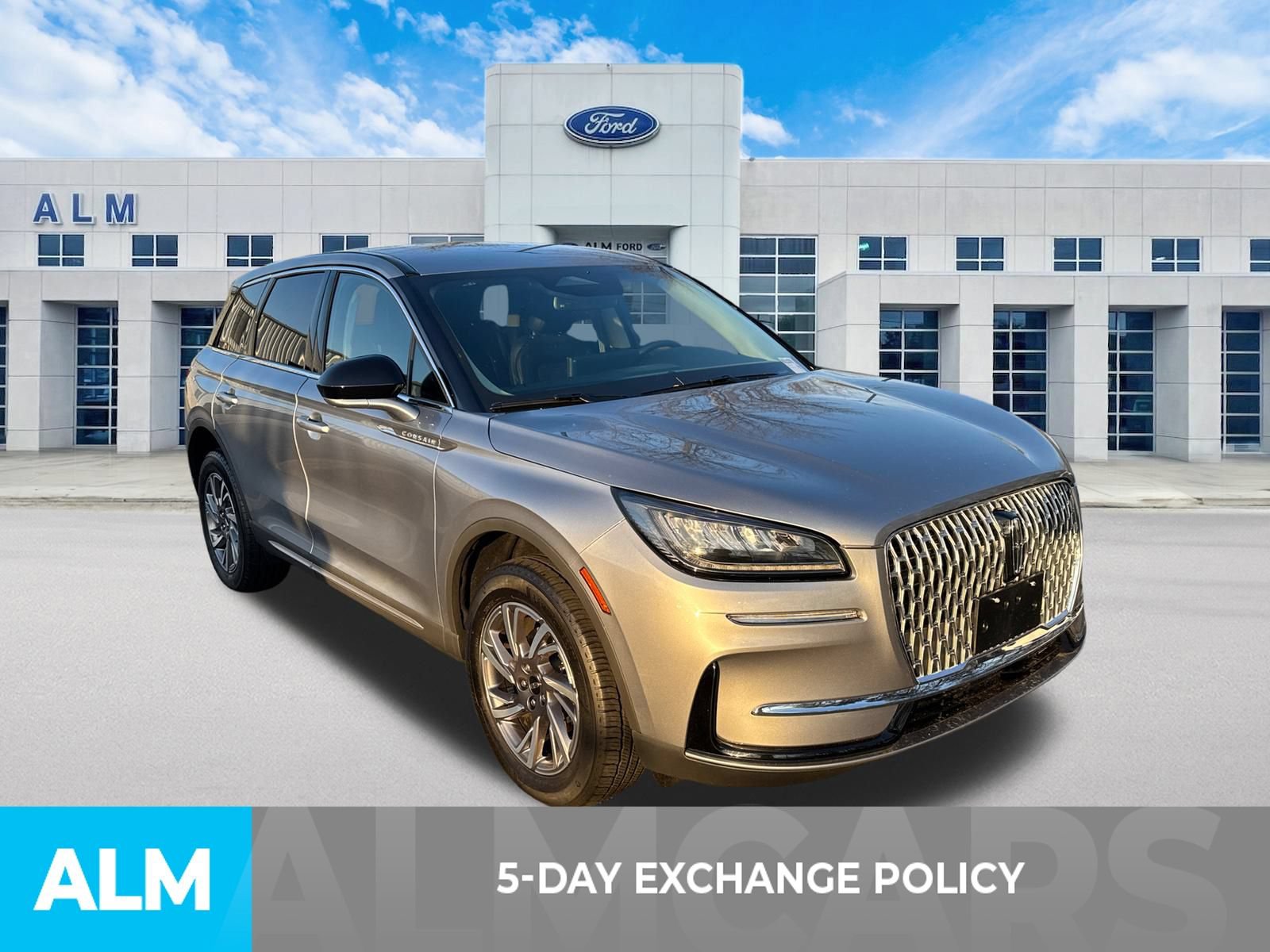 Used 2024 Lincoln Corsair AWD image 3
