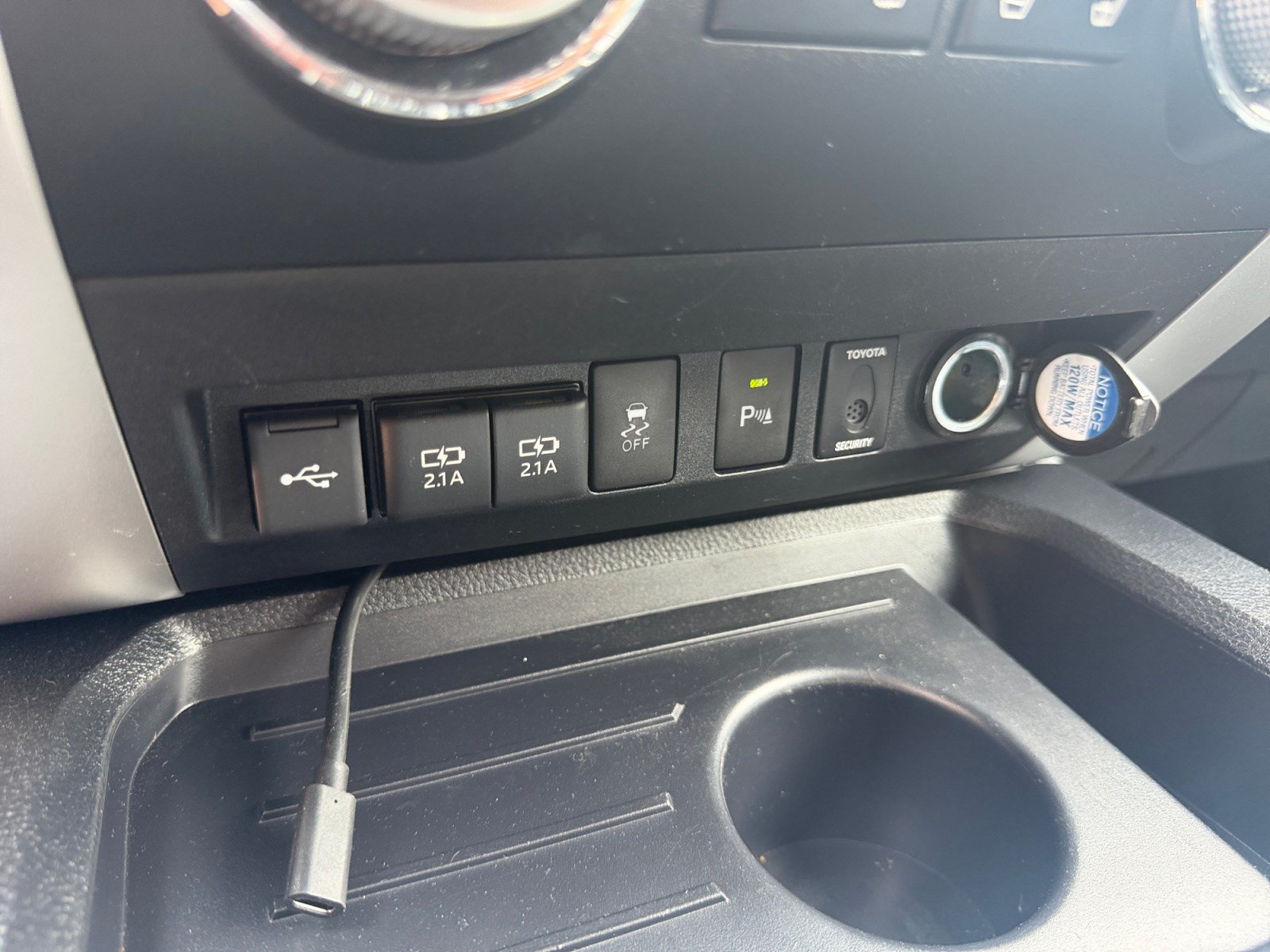 Used 2021 Toyota Tundra Platinum AWD/4WD image 31