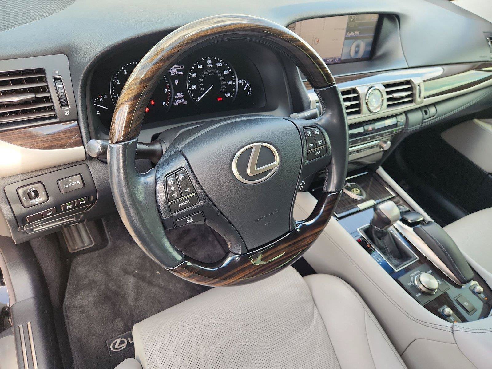 Used 2014 Lexus LS 460 w/ Comfort Package RWD image 10