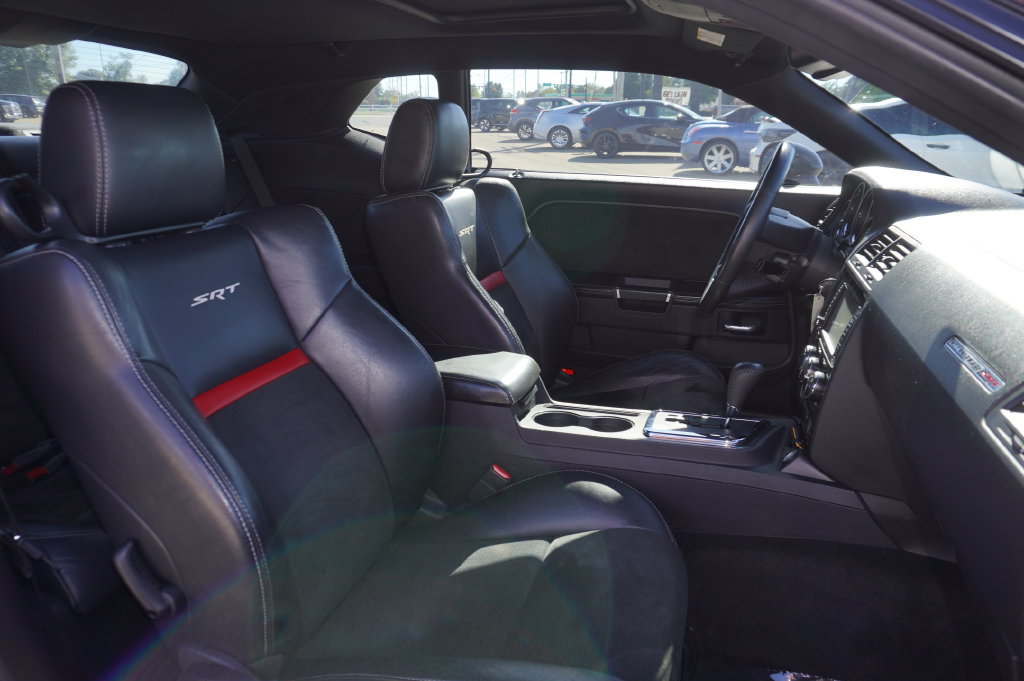 Used 2009 Dodge Challenger SRT8 w/ SRT Option Group II RWD image 27