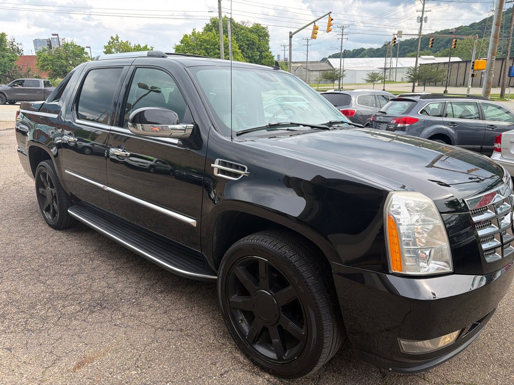 Used 2007 Cadillac Escalade EXT w/ Information Package AWD/4WD image 4