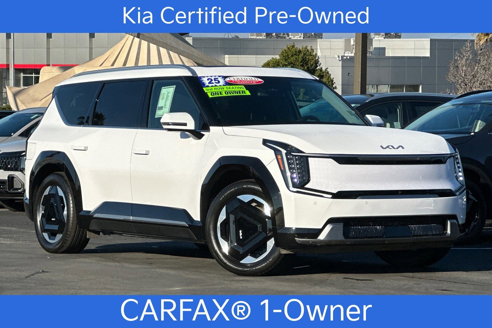 Certified 2025 Kia EV9 Land w/ Towing Package image 2