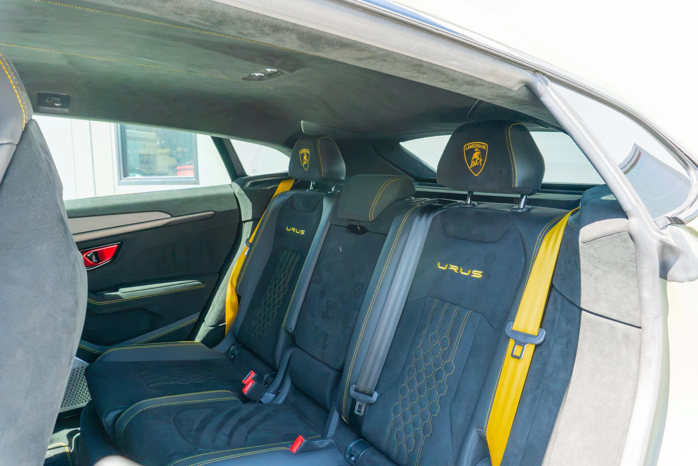 Used 2024 Lamborghini Urus Performante AWD/4WD image 13