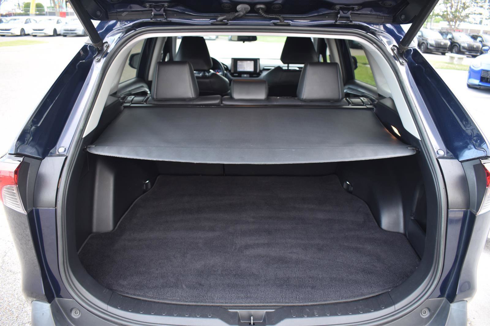 Used 2020 Toyota RAV4 XLE Premium FWD image 54
