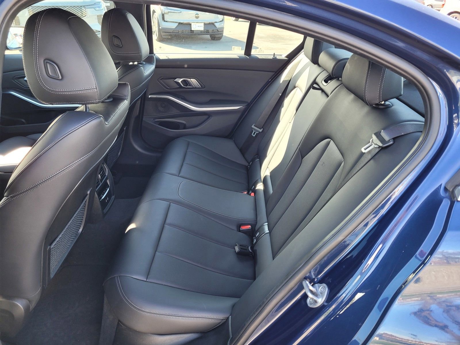 Used 2022 BMW 330e xDrive w/ Premium Package image 12