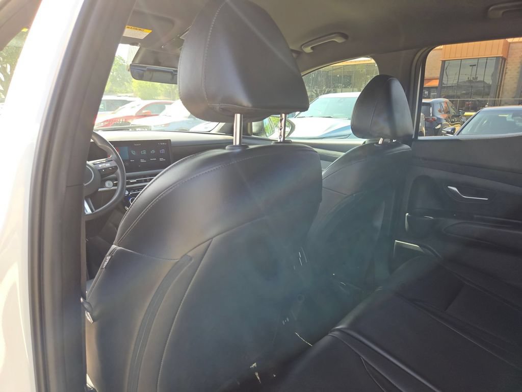 Used 2025 Hyundai Santa Cruz SEL FWD image 28