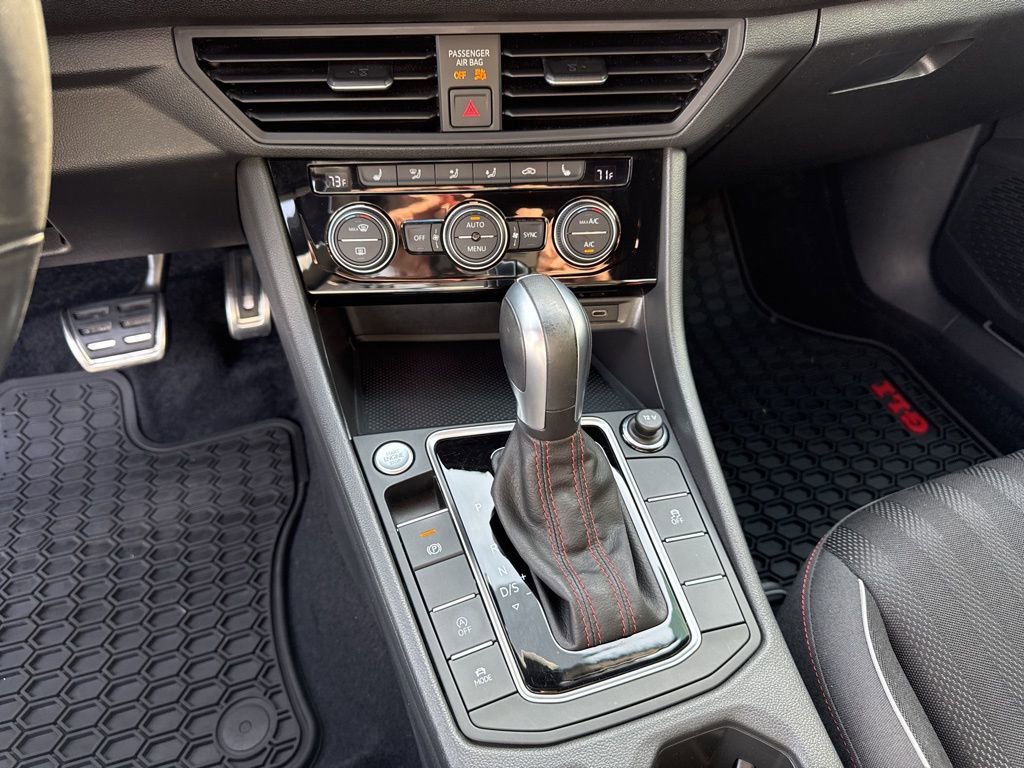 Used 2020 Volkswagen Jetta GLI image 24