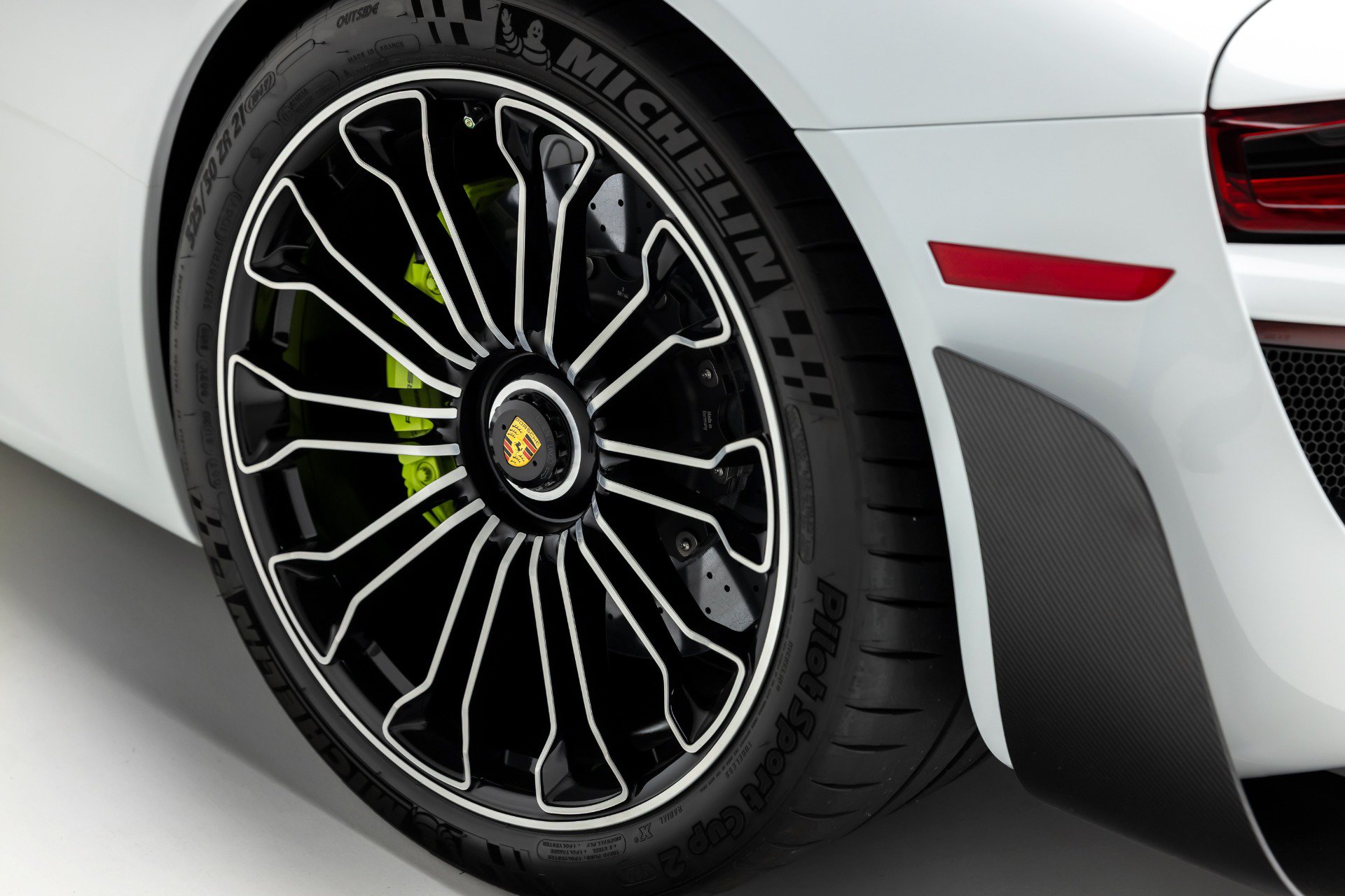 Used 2015 Porsche 918 Spyder AWD/4WD image 70