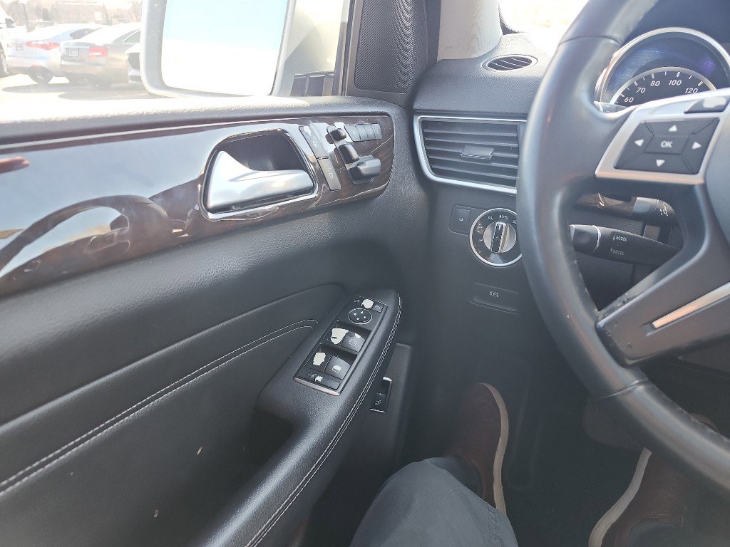 Used 2014 Mercedes-Benz ML 350 BlueTEC 4MATIC image 24