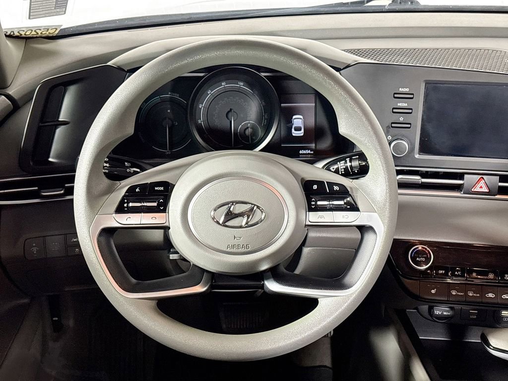 Used 2022 Hyundai Elantra Blue image 13