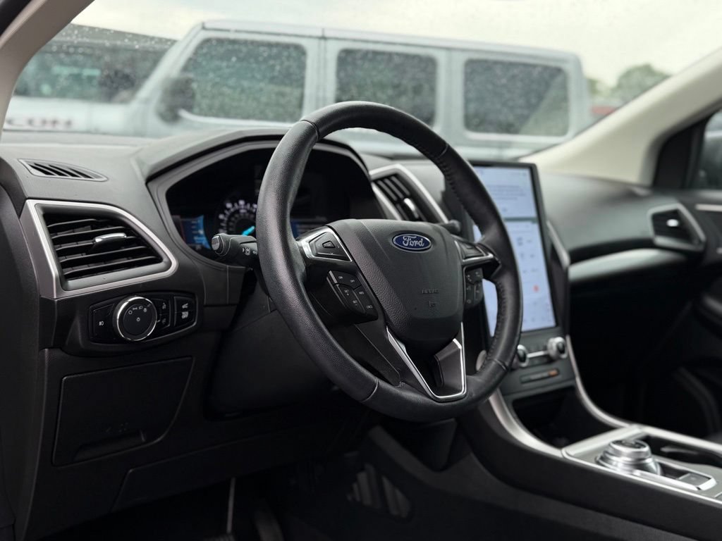 Certified 2024 Ford Edge SEL w/ Convenience Package AWD/4WD image 9