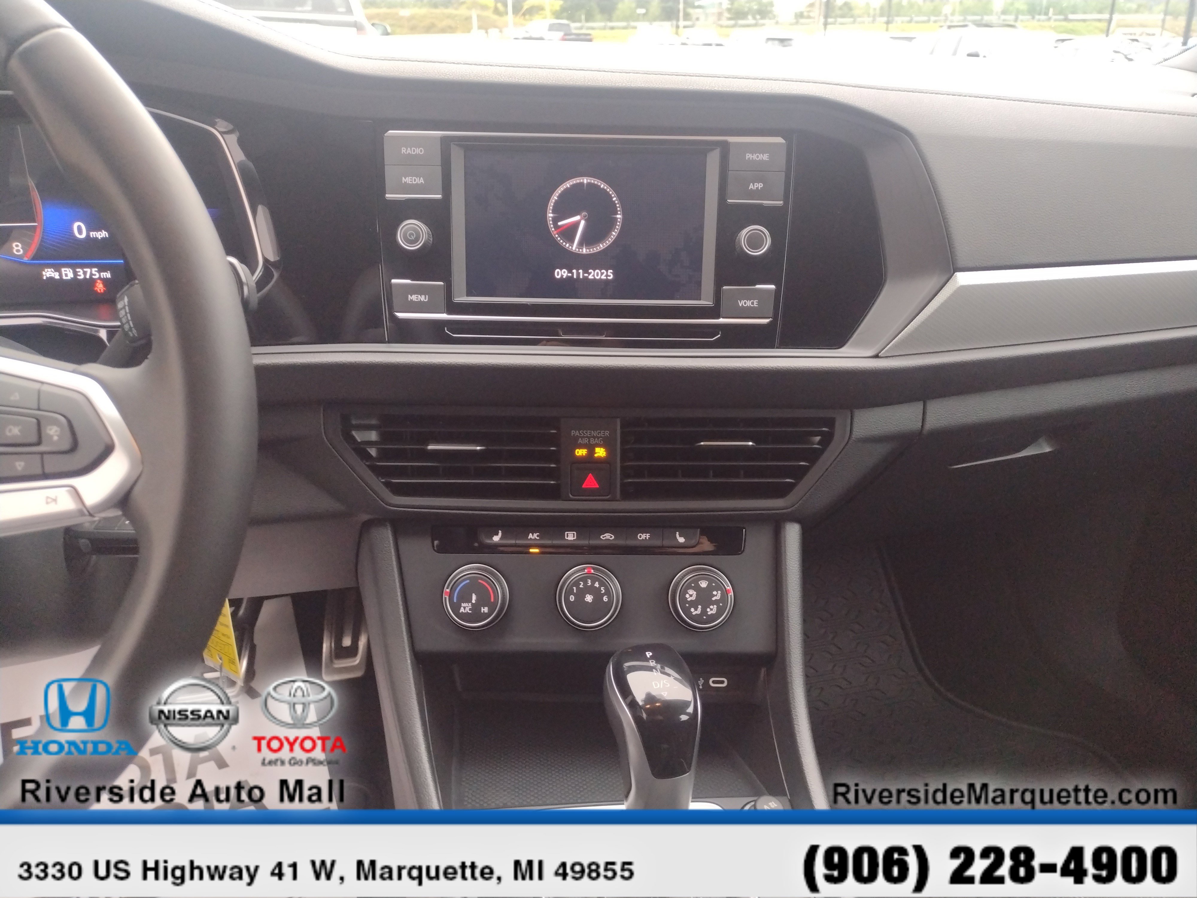 Used 2024 Volkswagen Jetta Sport image 17