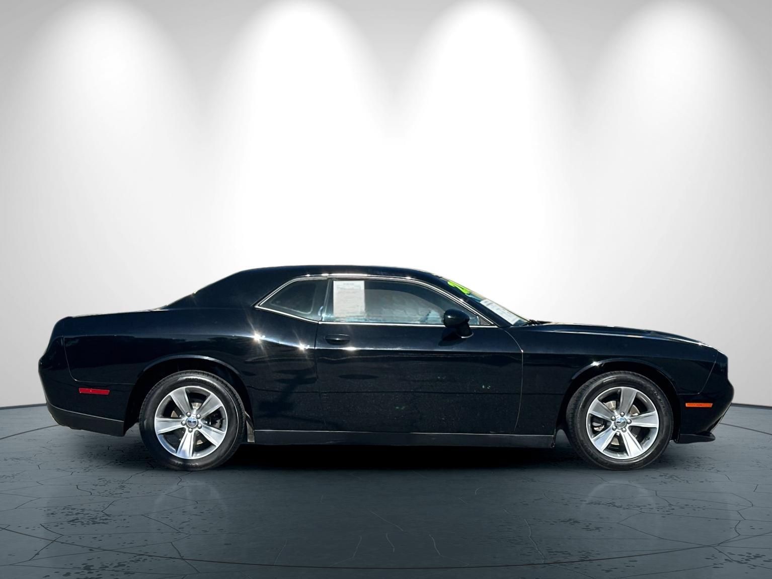 Used 2021 Dodge Challenger SXT RWD image 3
