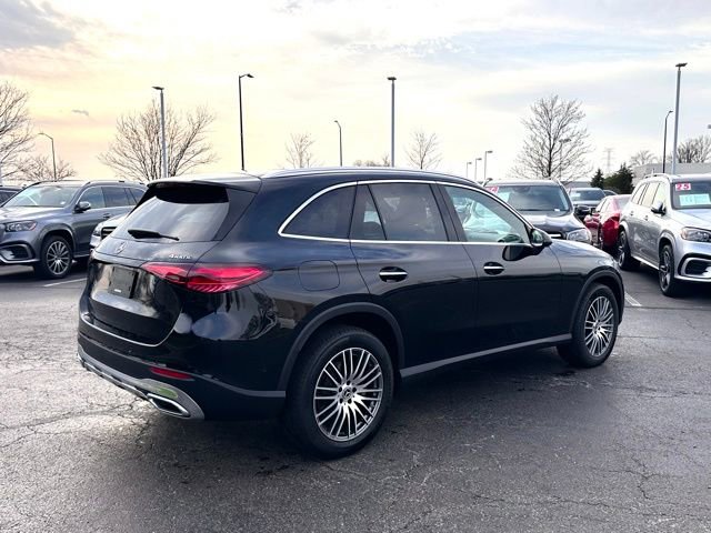 Used 2025 Mercedes-Benz GLC 300 4MATIC image 12