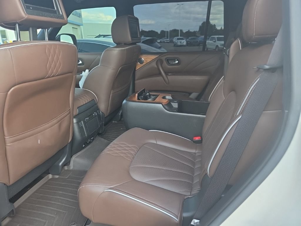 Used 2017 INFINITI QX80 Limited w/ All Season Package AWD/4WD image 7