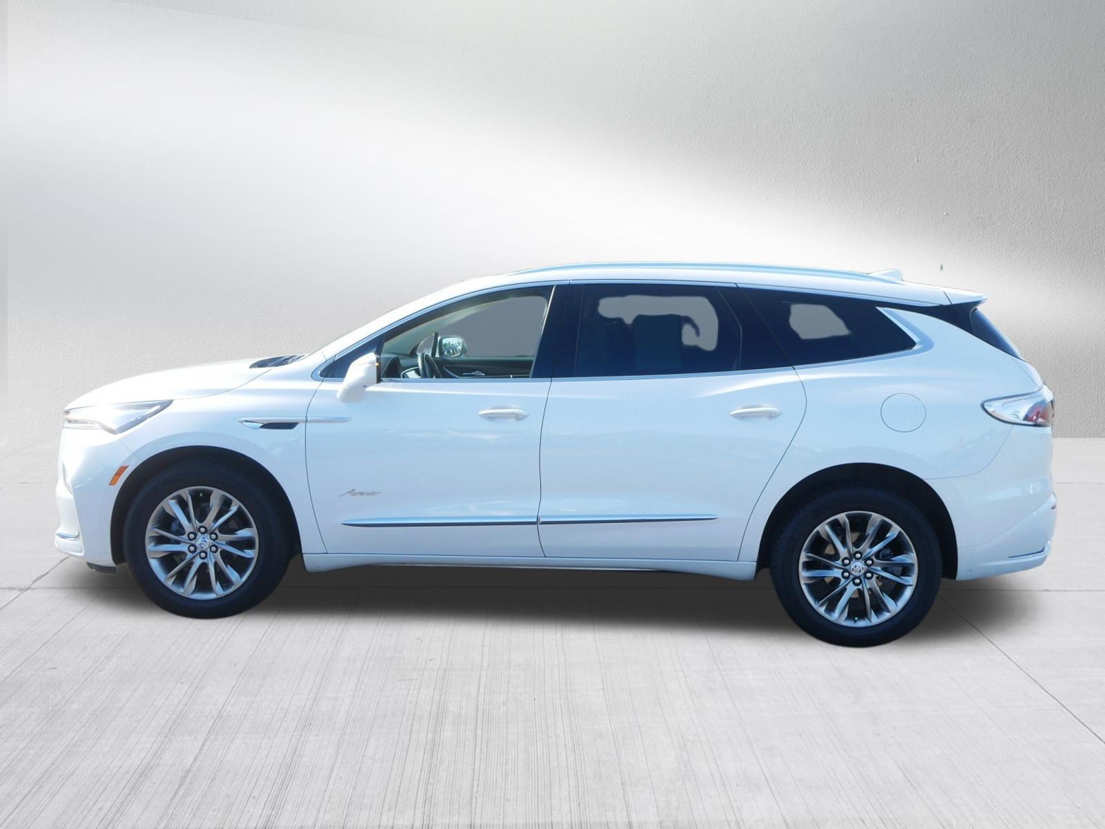 Used 2023 Buick Enclave Avenir w/ Avenir Technology Package AWD/4WD image 4