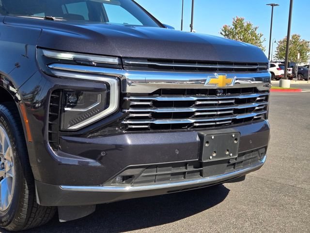 Used 2025 Chevrolet Suburban Premier AWD/4WD image 8
