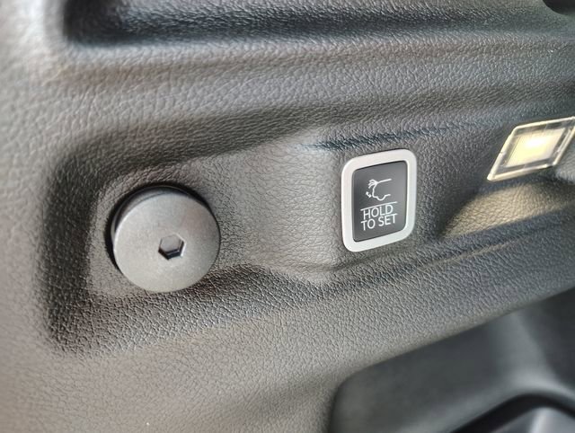 New 2025 Jeep Grand Cherokee L Laredo w/ Luxury Tech Group I image 35