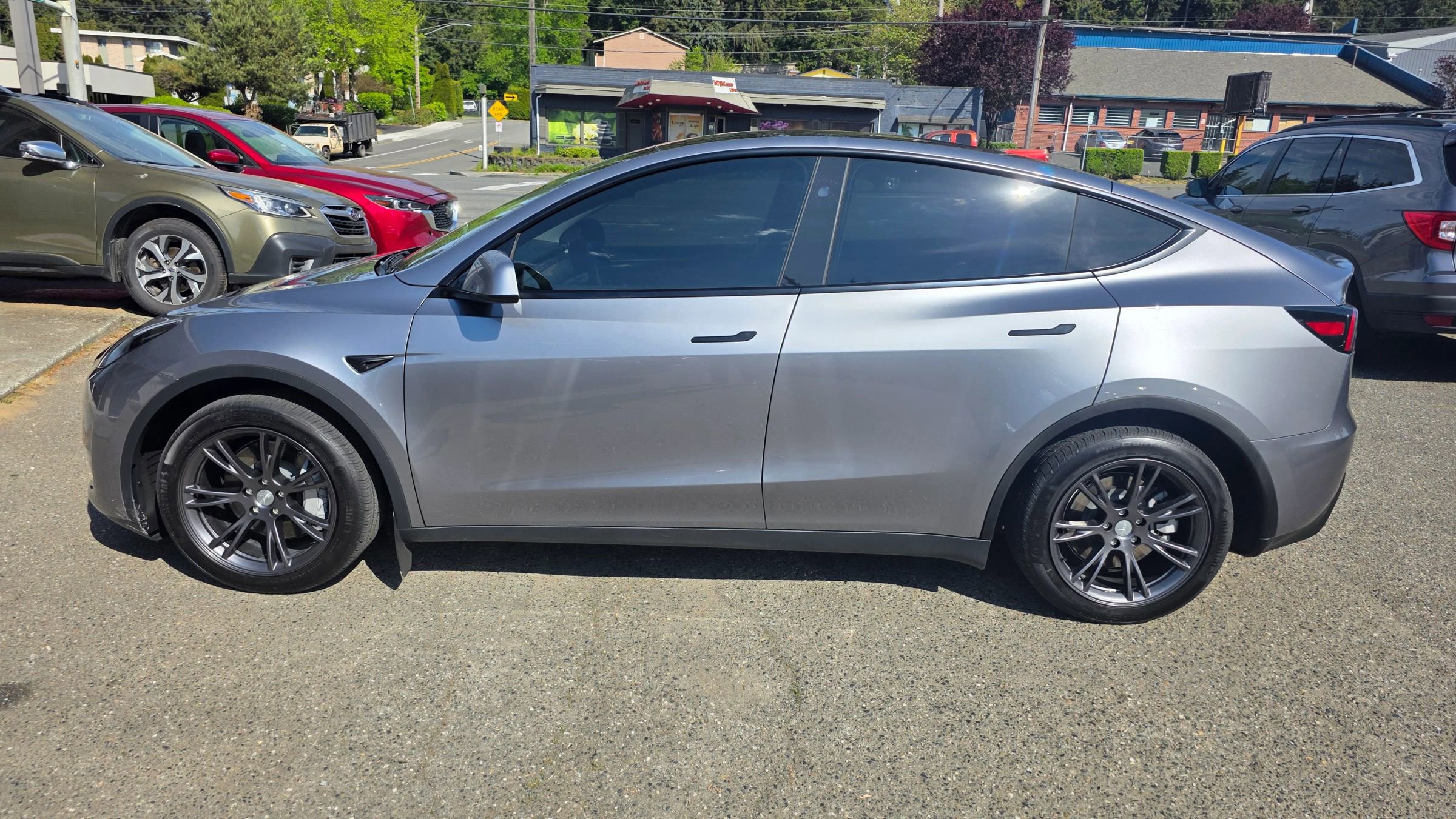 Used 2025 Tesla Model Y Long Range AWD/4WD image 8