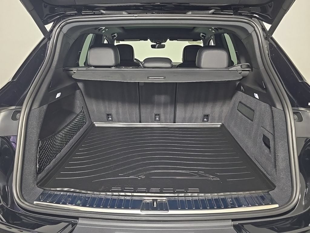 Certified 2024 Porsche Cayenne S AWD/4WD image 13
