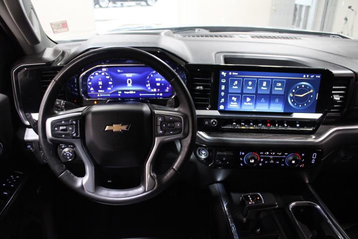 Used 2024 Chevrolet Silverado 1500 LTZ w/ LTZ Premium Package image 31
