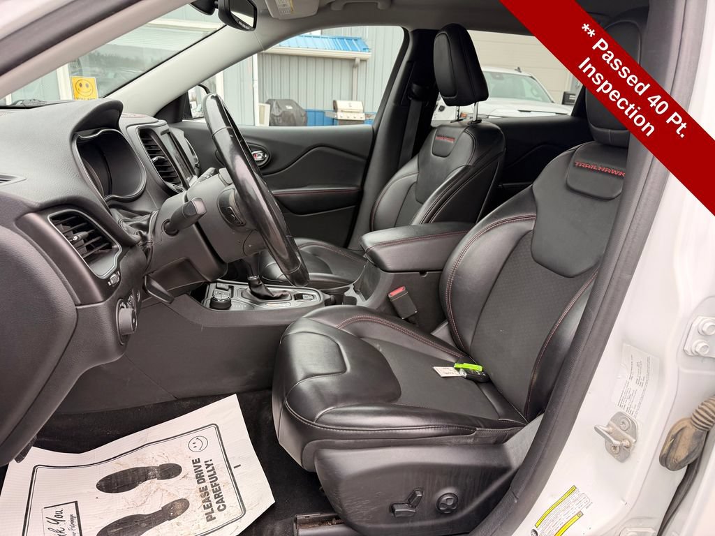 Used 2019 Jeep Cherokee Trailhawk w/ Comfort & Convenience Group AWD/4WD image 12
