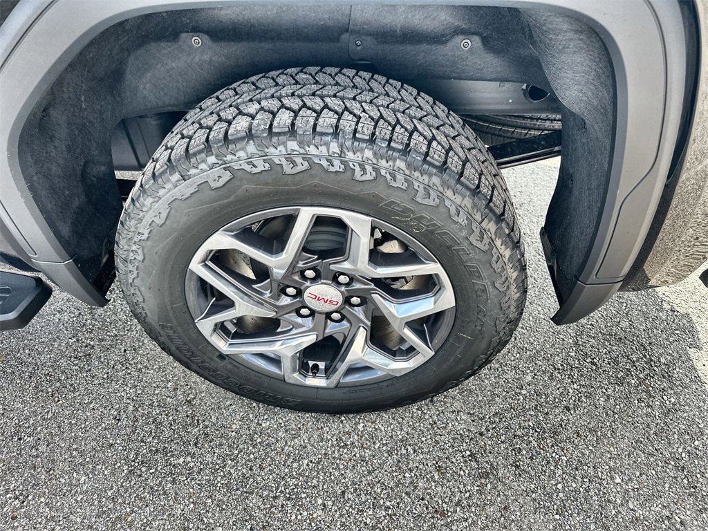 New 2026 GMC Sierra 1500 SLT image 12