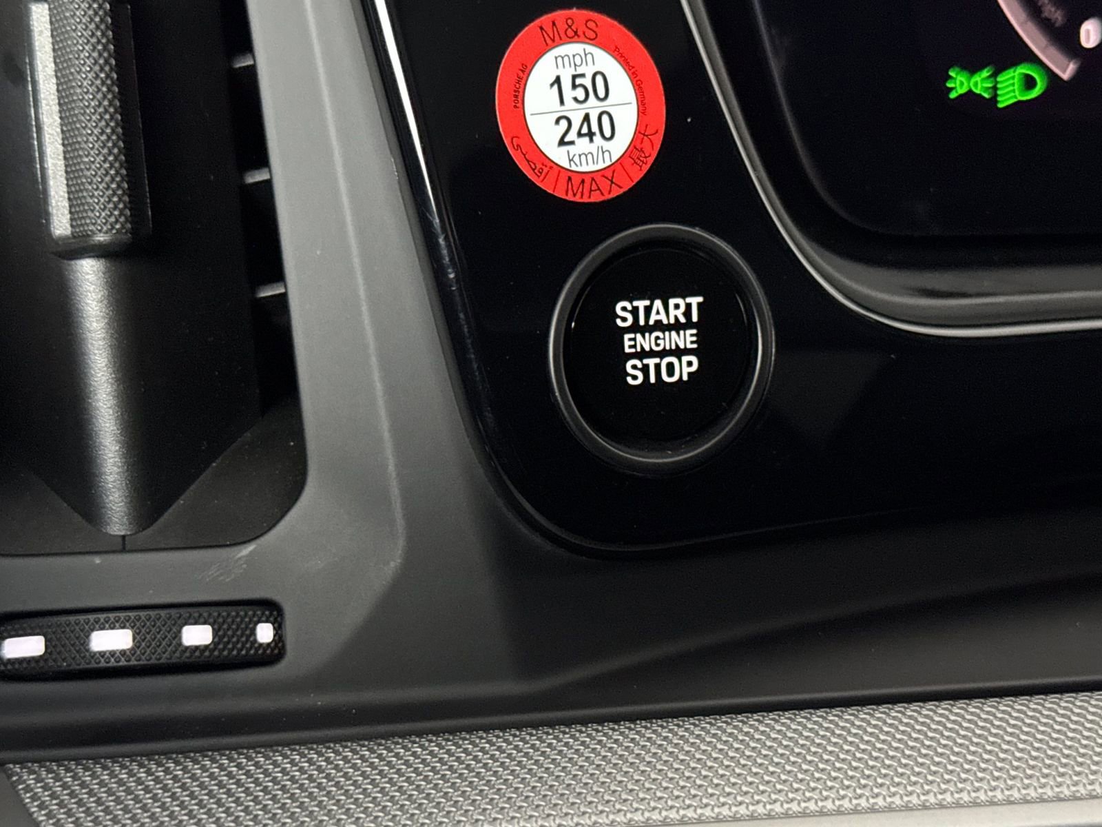 Certified 2025 Porsche Cayenne Coupe image 27