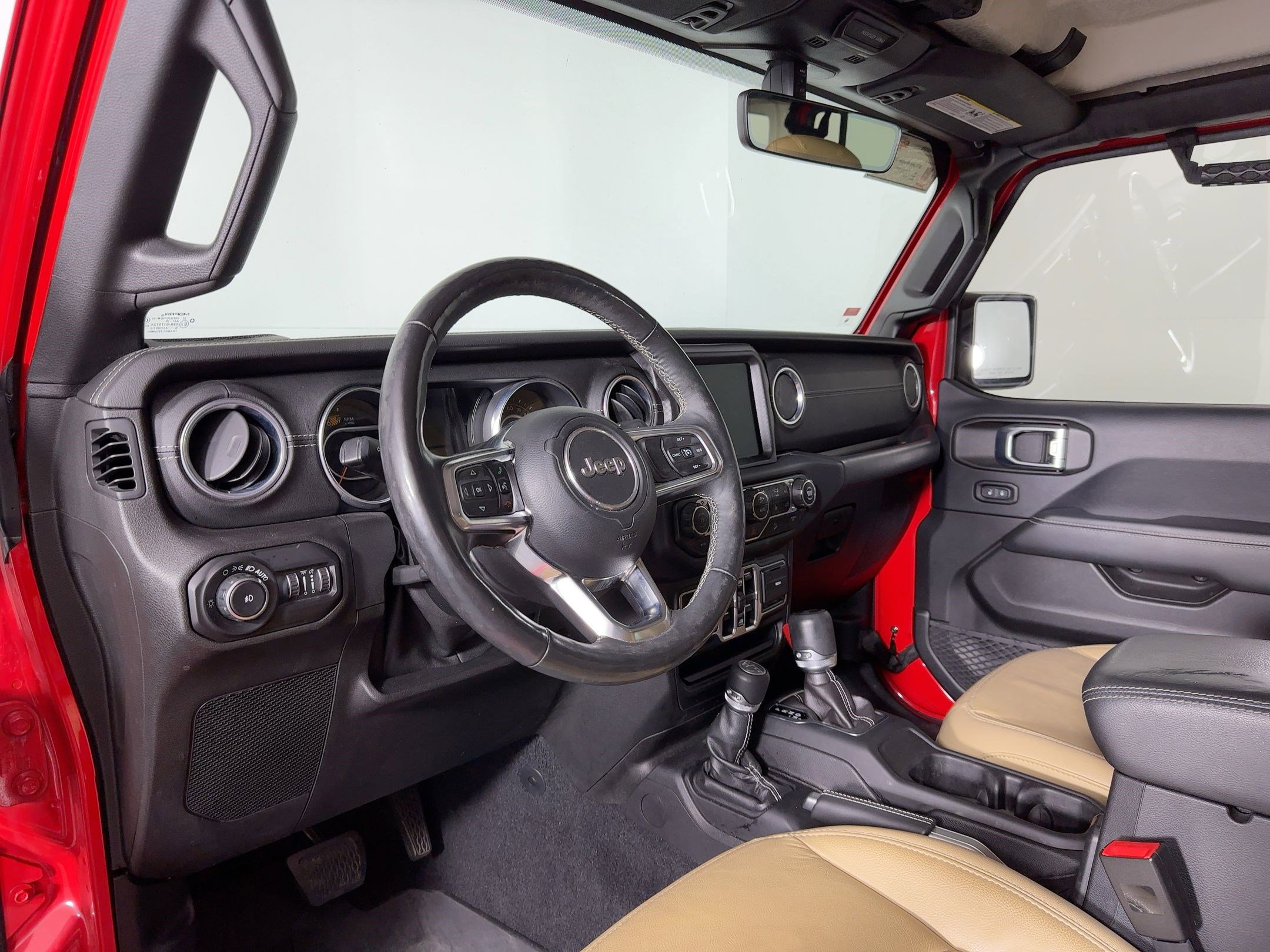 Used 2018 Jeep Wrangler Unlimited Sahara image 4