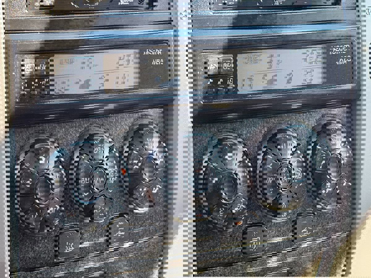 Used 2005 Toyota 4Runner Limited image 35