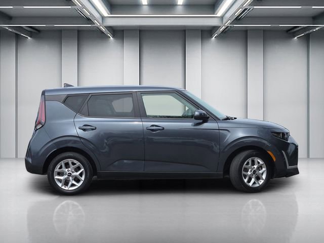Certified 2023 Kia Soul LX w/ Option Group 015 image 3