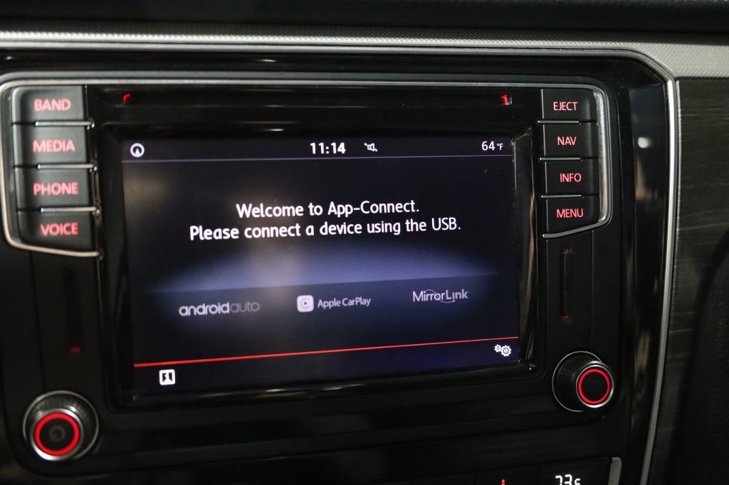 Used 2017 Volkswagen Passat 1.8T SEL Premium image 37