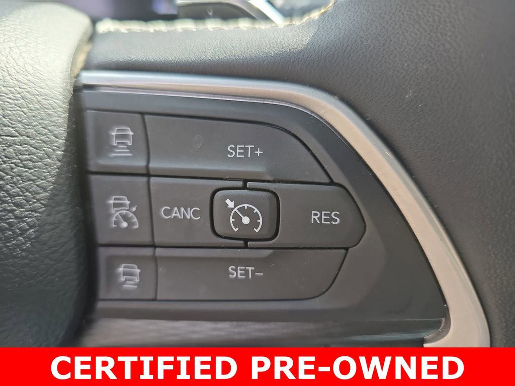 Used 2023 Jeep Grand Cherokee Laredo image 18