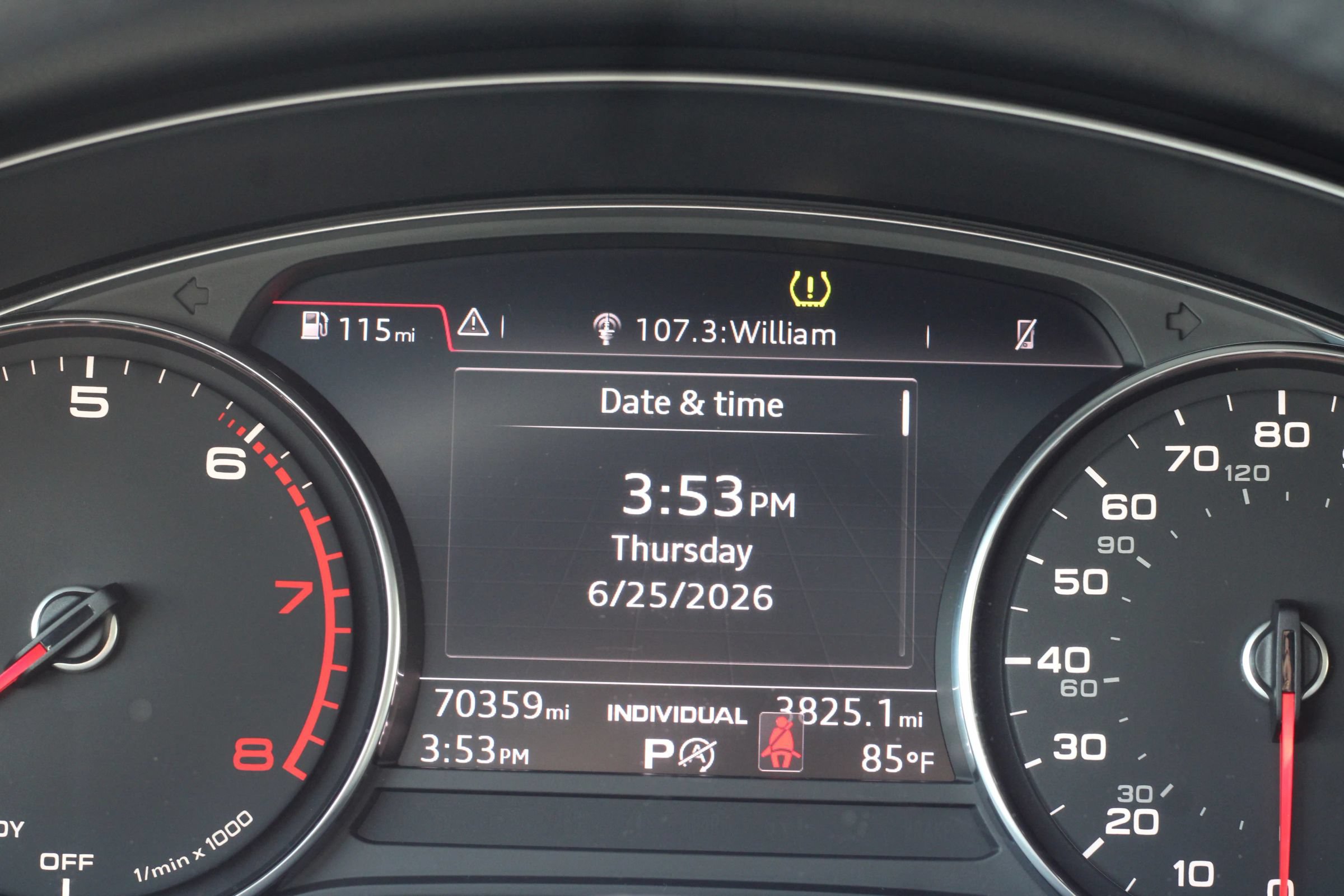 Used 2018 Audi A4 2.0T Premium w/ Convenience Package AWD/4WD image 14