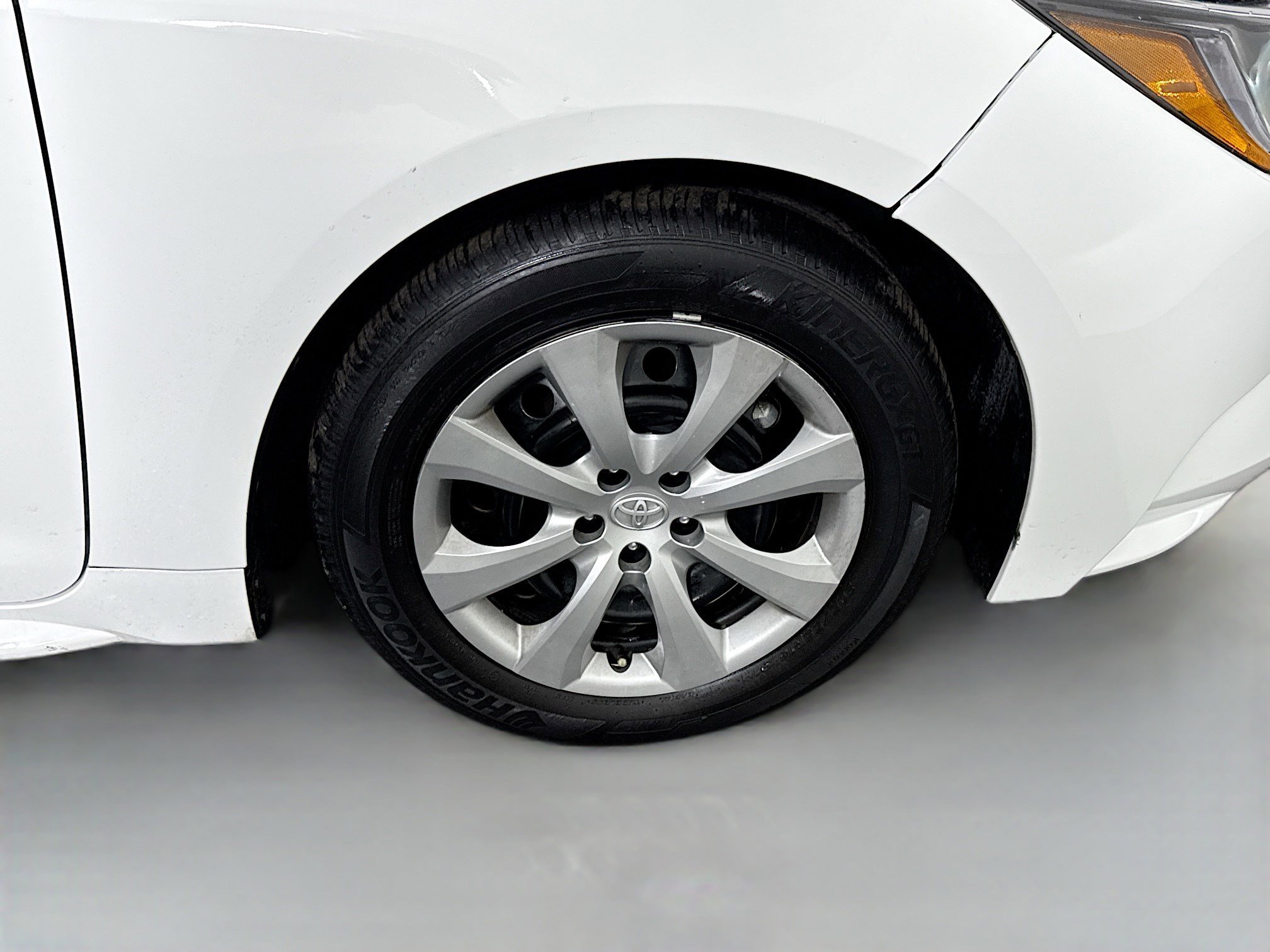 Used 2024 Toyota Corolla LE image 31