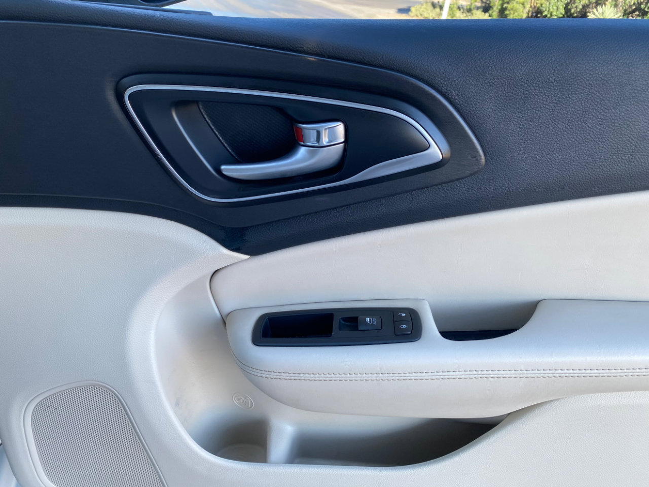 Used 2017 Chrysler 200 Limited Platinum image 48