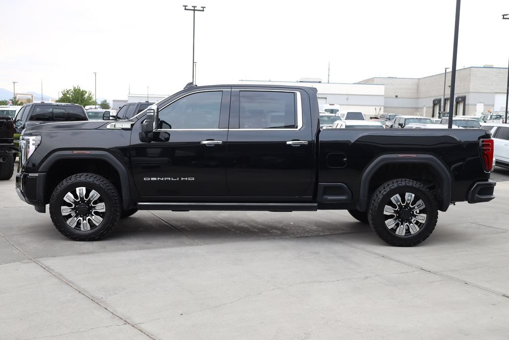 Used 2026 GMC Sierra 3500 Denali w/ Technology Package AWD/4WD image 3