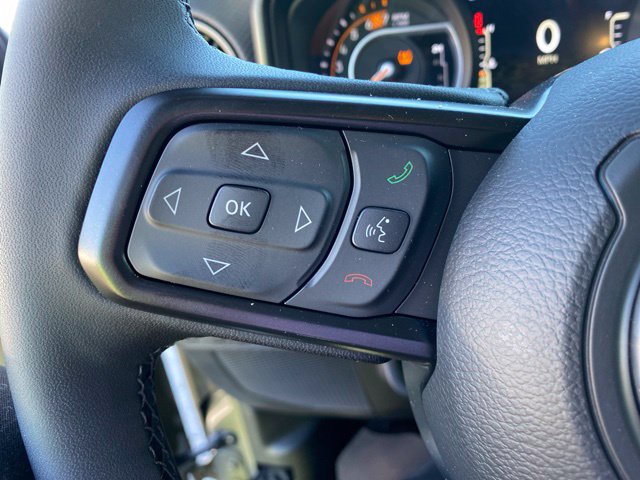 Used 2025 Jeep Wrangler Unlimited Rubicon w/ Safety Group AWD/4WD image 18