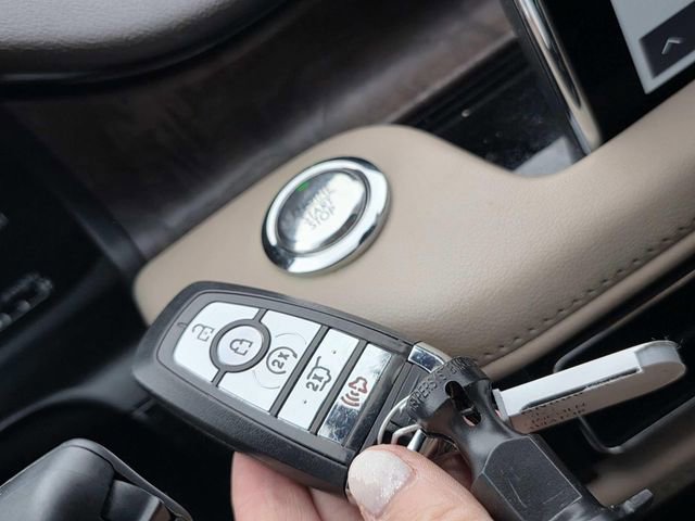 Certified 2021 Lincoln Aviator Reserve w/ Equipment Group 201A image 17