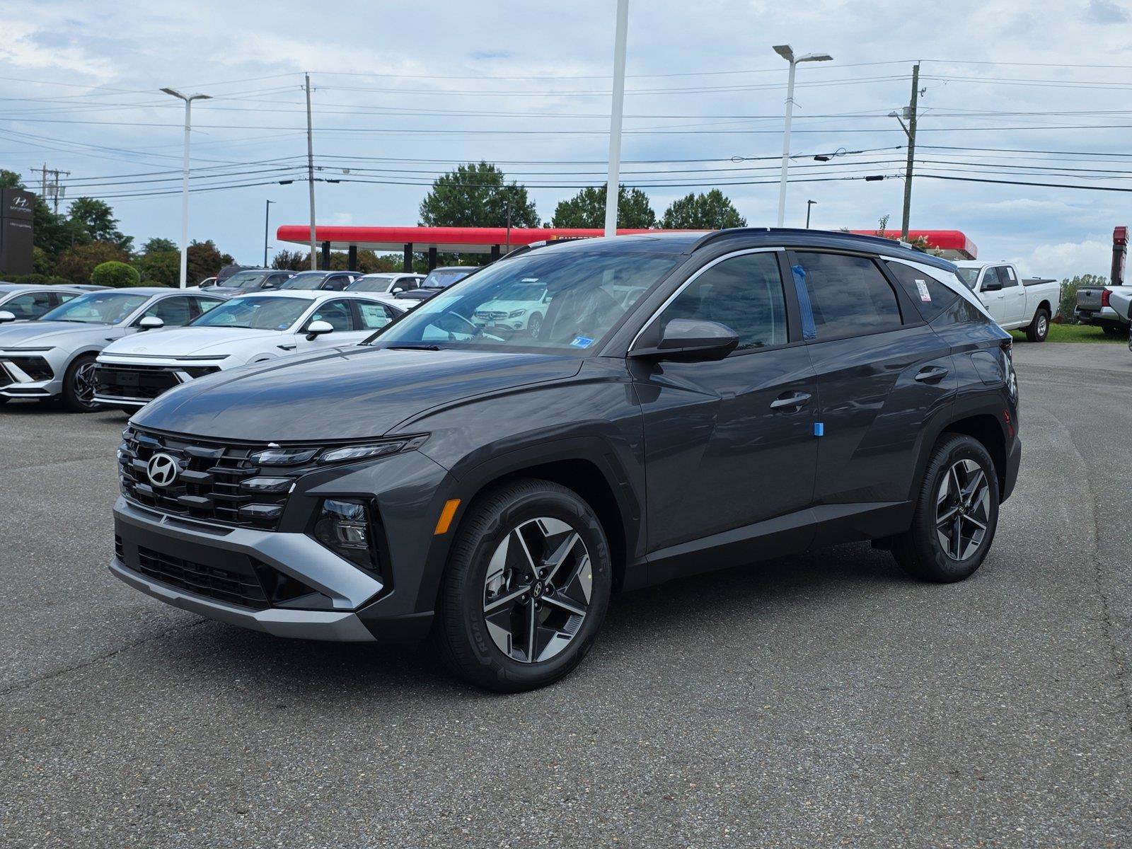 New 2026 Hyundai Tucson SEL w/ Tow & Go Package FWD image 2