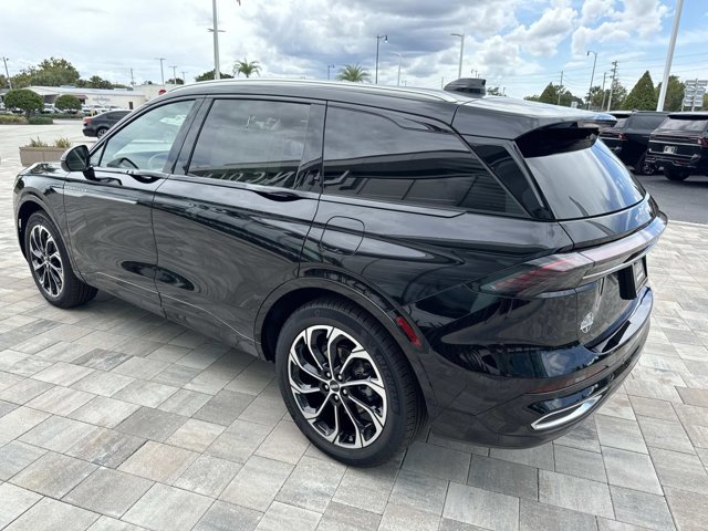 New 2025 Lincoln Nautilus Reserve image 4