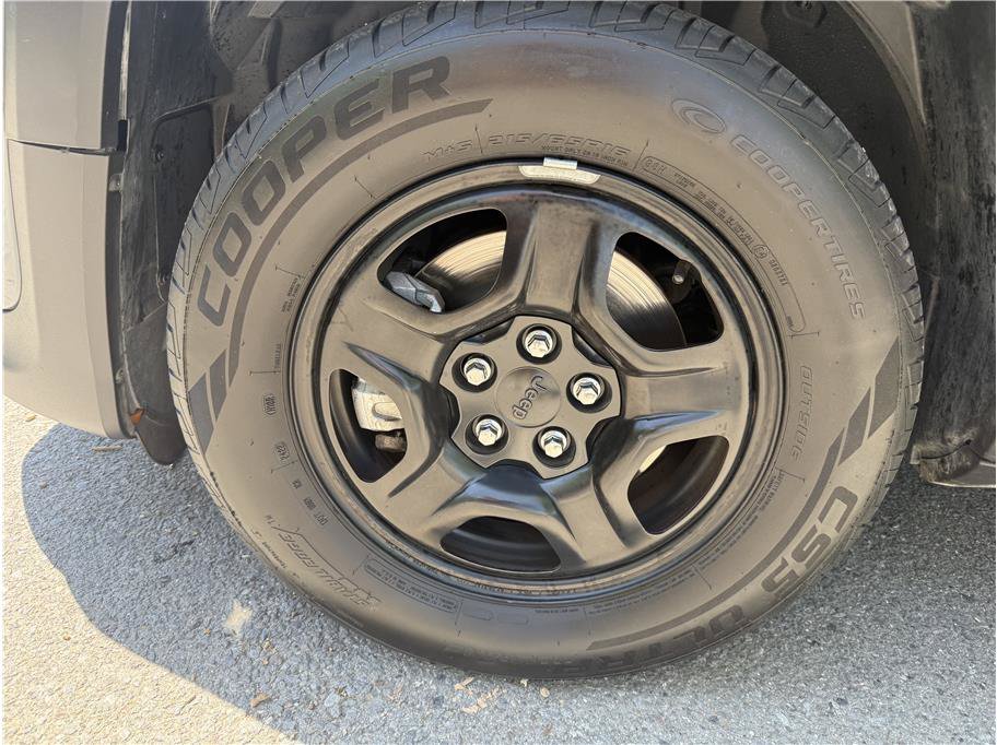 Used 2021 Jeep Renegade Sport FWD image 13