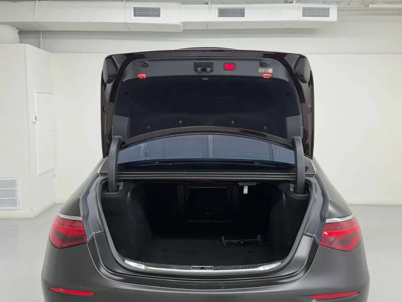 Used 2023 Mercedes-Benz S 580 4MATIC Sedan image 33