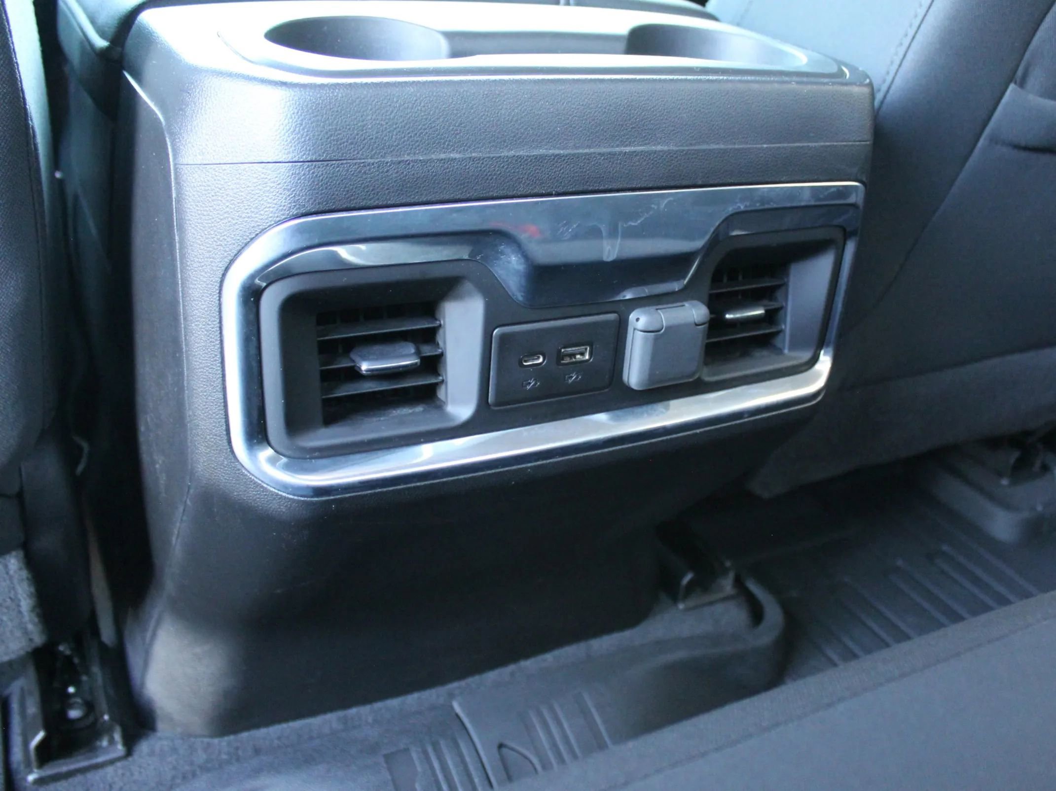 Used 2019 GMC Sierra 1500 Elevation w/ Elevation Value Package image 20