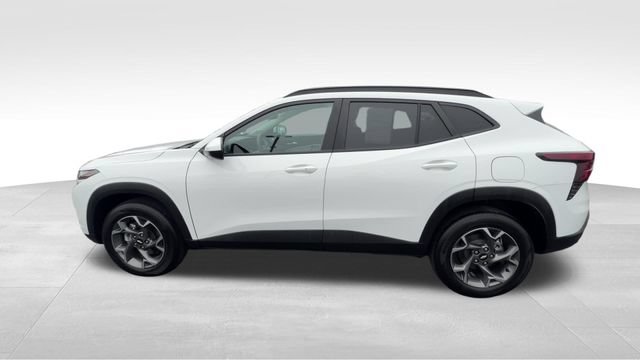 Certified 2025 Chevrolet Trax LT w/ Driver Confidence Package FWD video 3