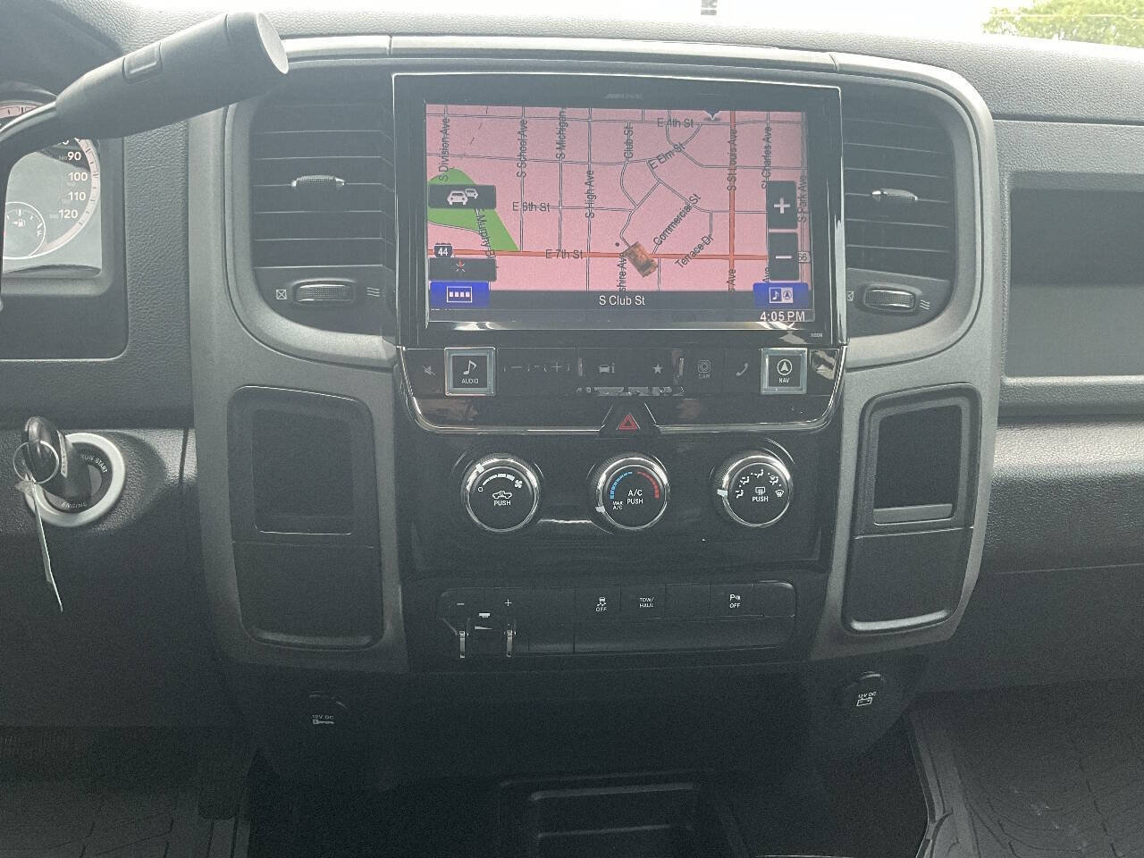 Used 2015 RAM 2500 Tradesman w/ Chrome Appearance Group AWD/4WD image 31
