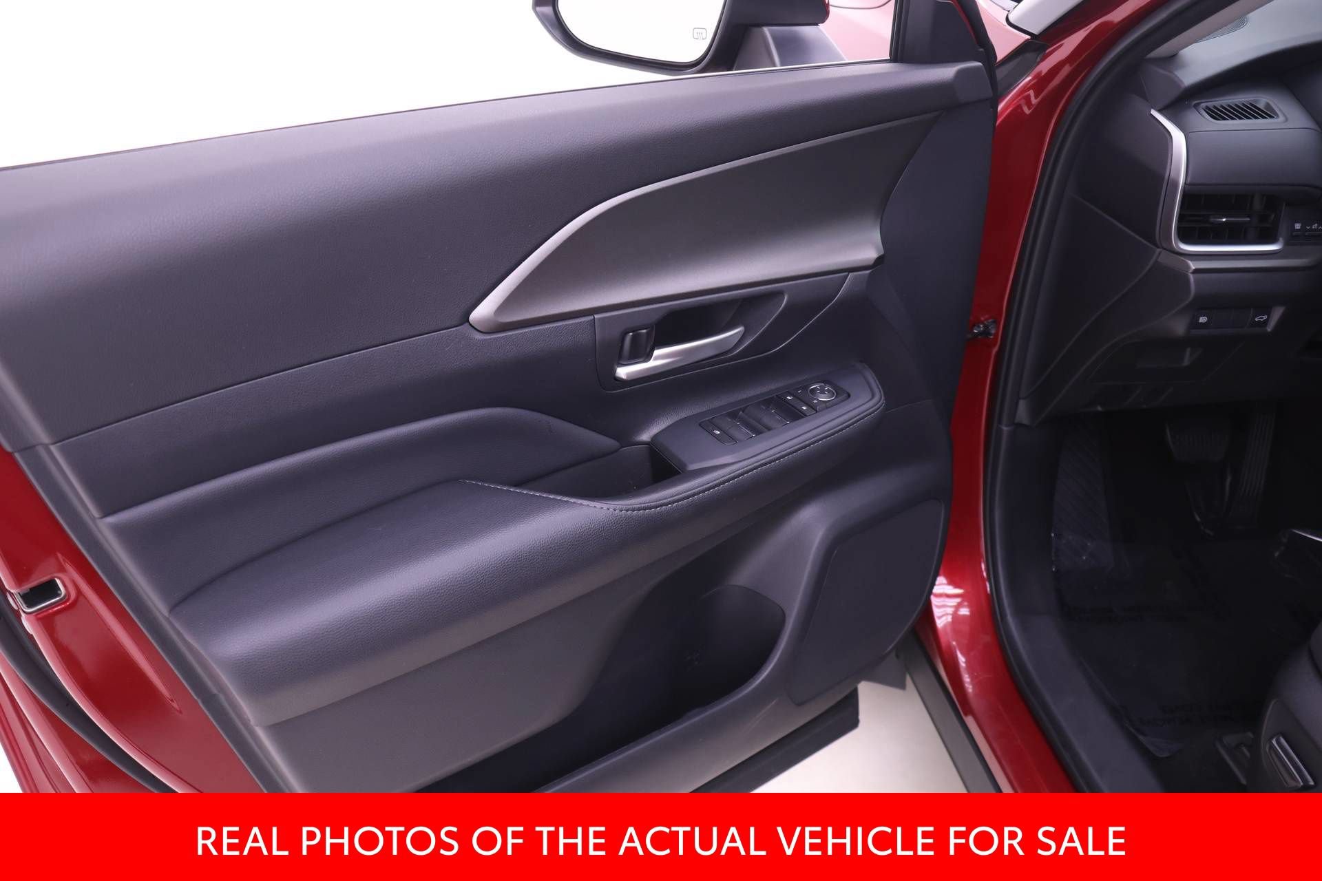 Certified 2025 Toyota Grand Highlander FWD image 9