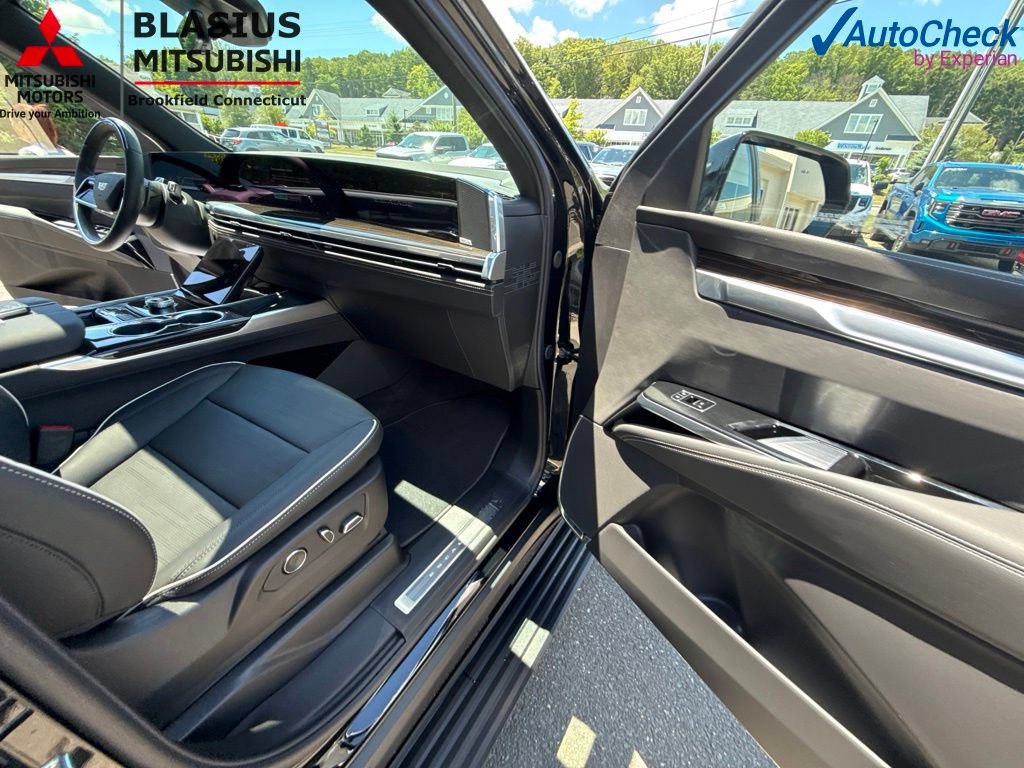 Used 2026 Cadillac Escalade Luxury AWD/4WD image 61