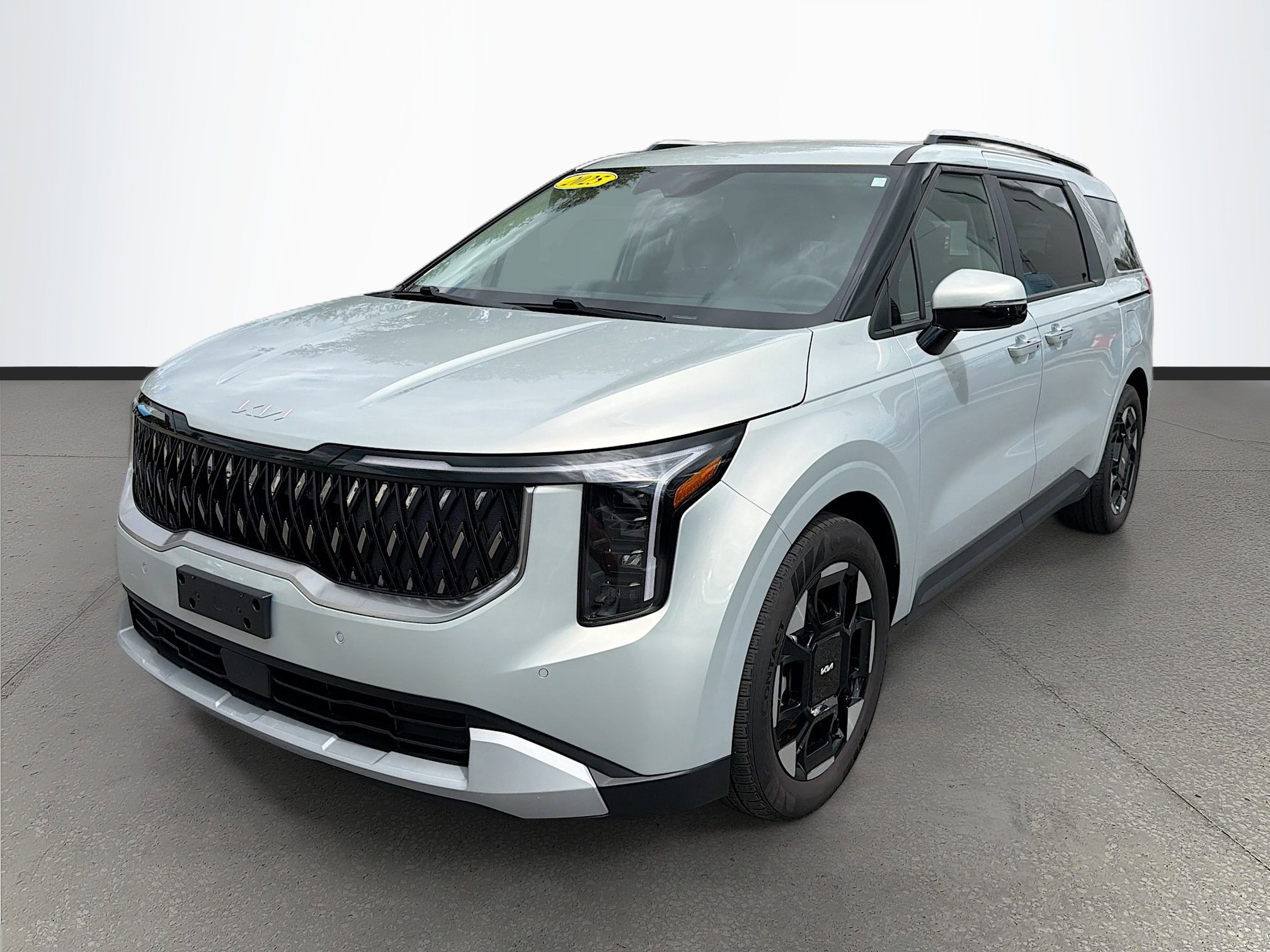 Used 2025 Kia Carnival EX image 9